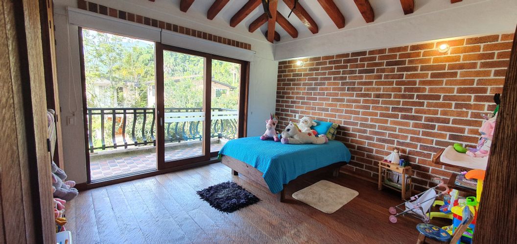 Casa de 3 alcobas en venta en Centro, La Estrella, 320 m² · foto 6 de 24