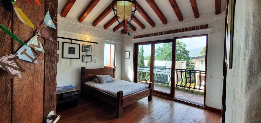 Casa de 3 alcobas en venta en Centro, La Estrella, 320 m² · foto 7 de 24