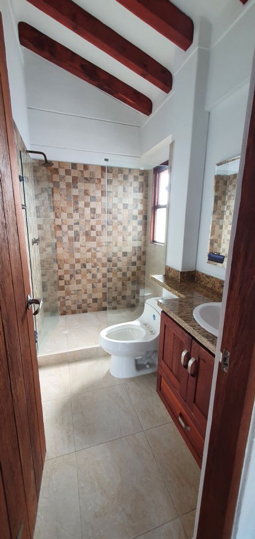 Casa de 3 alcobas en venta en Centro, La Estrella, 320 m² · foto 8 de 24