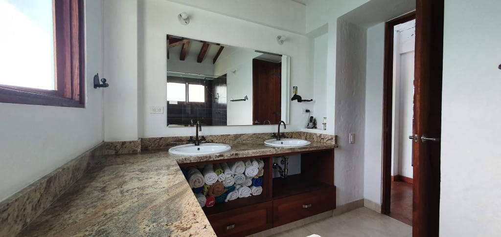 Casa de 3 alcobas en venta en Centro, La Estrella, 320 m² · foto 15 de 24