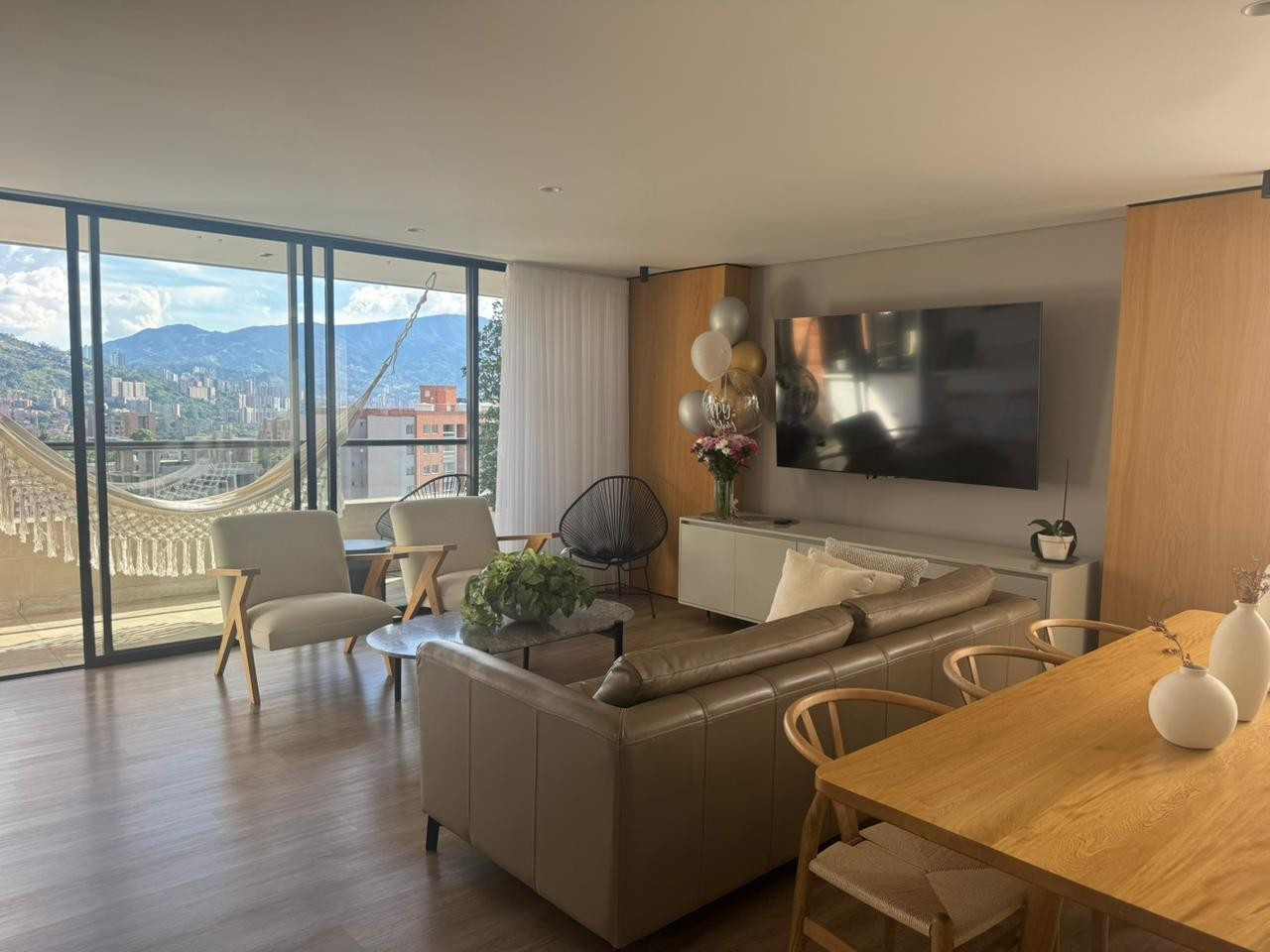 Apartamento en venta en Loma Del Esmeraldal, Envigado · foto 6 de 12