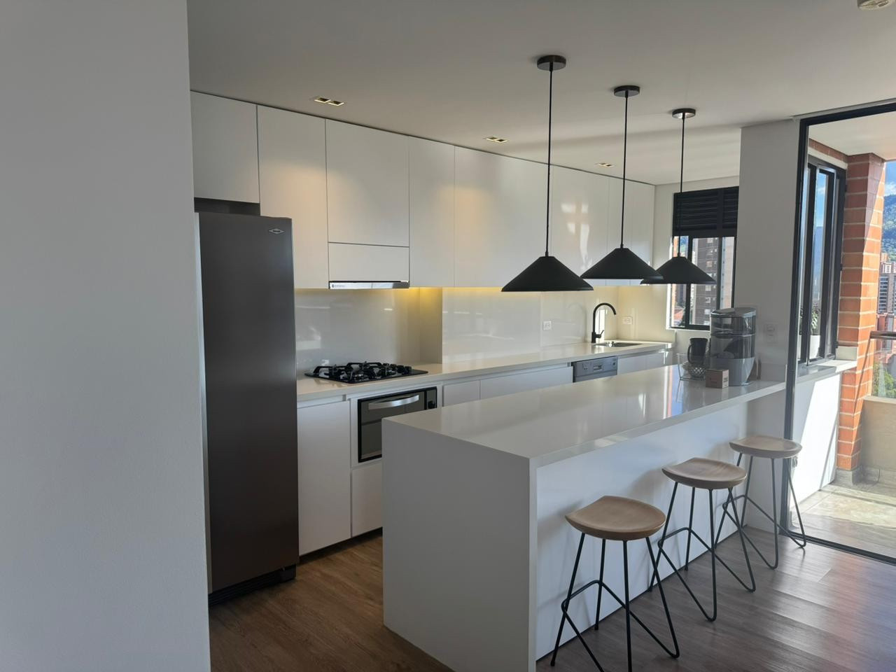 Apartamento en venta en Loma Del Esmeraldal, Envigado · foto 8 de 12