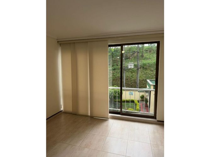 Apartamento en venta en La Aurora, Pereira · foto 2 de 13