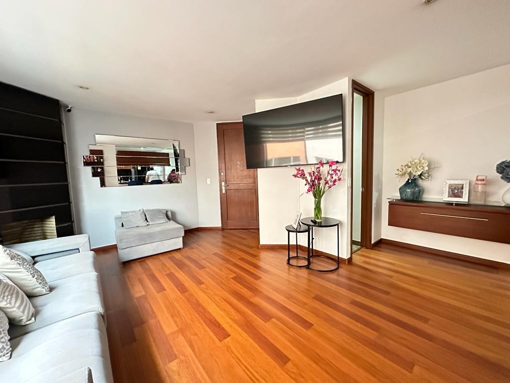 Apartamento en venta en Chico Norte, Bogotá · foto 2 de 18