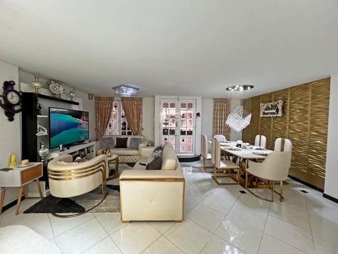 Casa de 5 alcobas en venta en La Base, Cali, 396 m² · foto 3 de 24