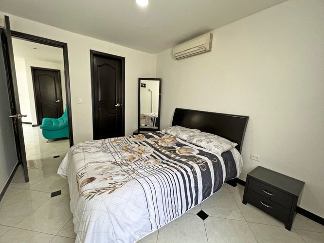 Casa de 5 alcobas en venta en La Base, Cali, 396 m² · foto 15 de 24