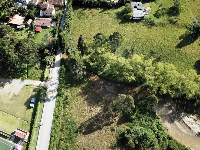 Lote en venta en La Clara, Guarne, 24122 m² · foto 2 de 10