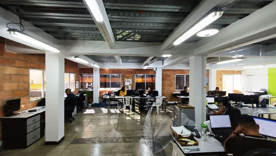Bodega en venta en La Esmeralda, Itagüí, 1363 m² · foto 19 de 22