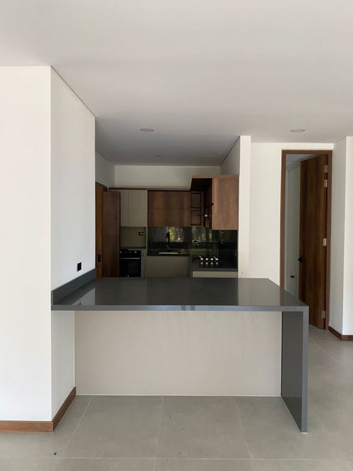 Apartamento de 3 alcobas en venta en El Poblado, Medellín, 135 m² · foto 2 de 10