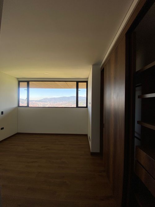 Apartamento de 3 alcobas en venta en El Poblado, Medellín, 135 m² · foto 6 de 10