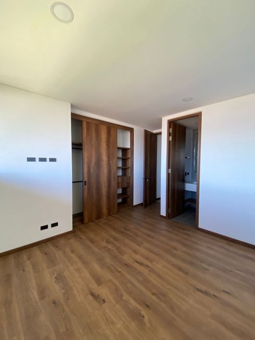 Apartamento de 3 alcobas en venta en El Poblado, Medellín, 135 m² · foto 9 de 10
