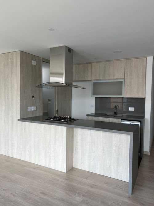 Apartamento de 2 alcobas en venta en Altos Del Poblado, Medellín, 91 m² · foto 7 de 16