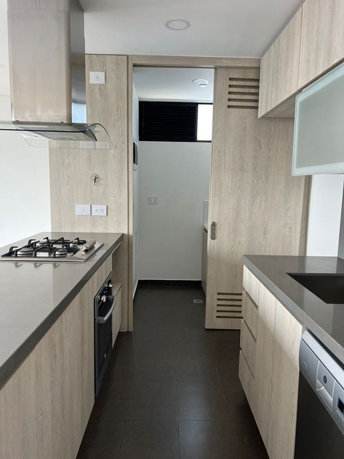 Apartamento de 2 alcobas en venta en Altos Del Poblado, Medellín, 91 m² · foto 9 de 16