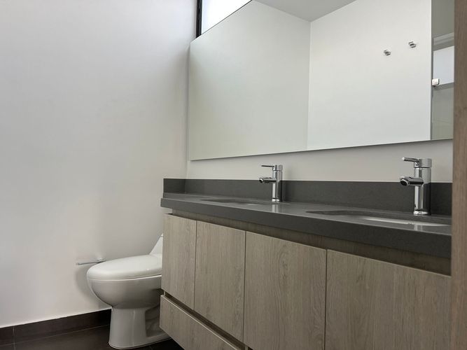 Apartamento de 2 alcobas en venta en Altos Del Poblado, Medellín, 91 m² · foto 12 de 16