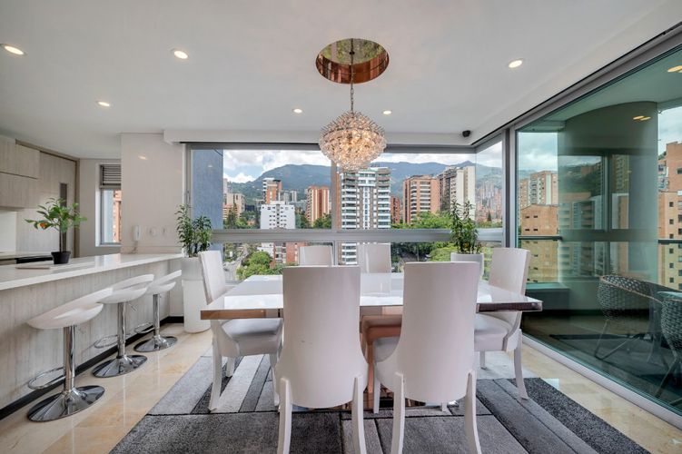 Apartamento de 4 alcobas en venta en Castropol, Medellín, 177 m² · foto 3 de 20