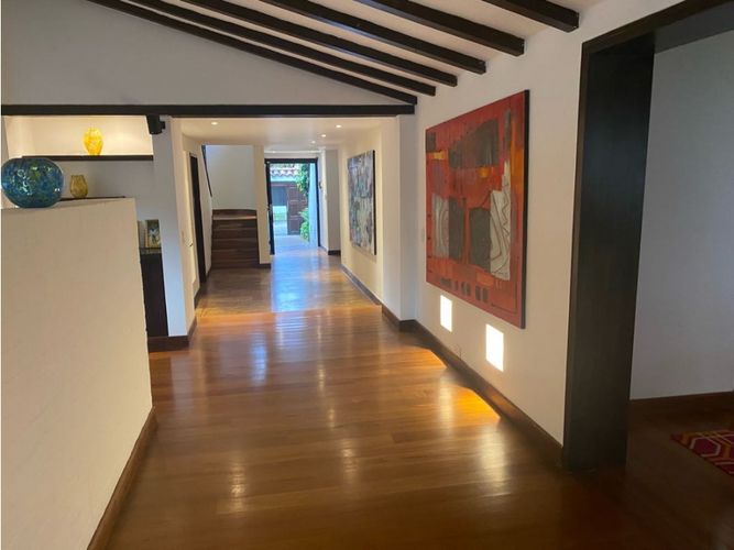 Casa de 3 alcobas en venta en Santa Barbara Alta, Bogotá, 403 m² · foto 5 de 24