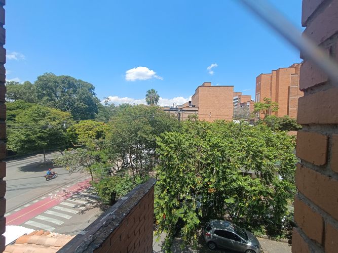 Apartamento de 3 alcobas en venta en Laureles, Medellín, 96 m² · foto 13 de 19