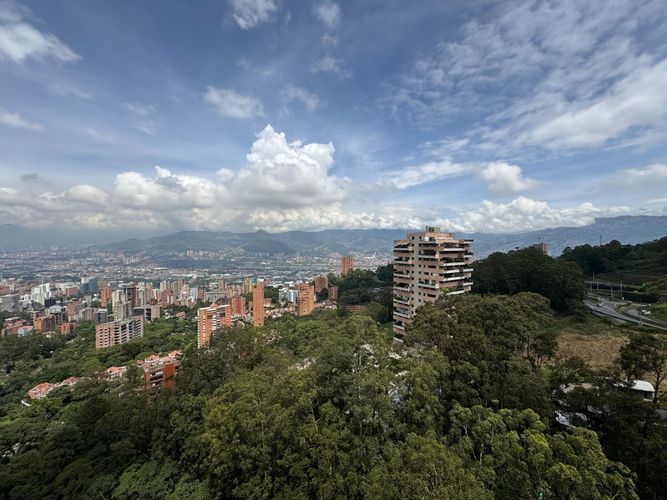 Apartamento de 3 alcobas en venta en Belén, Medellín, 121 m² · foto 5 de 21