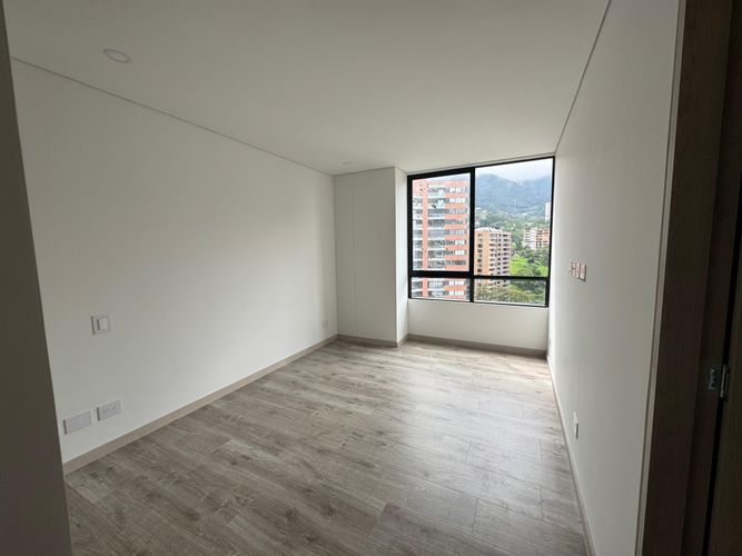 Apartamento de 3 alcobas en venta en Belén, Medellín, 121 m² · foto 9 de 21