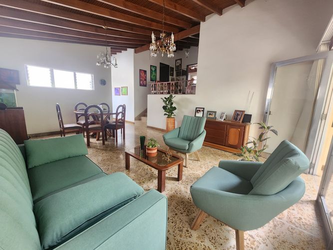 Casa de 4 alcobas en venta en El Velodromo, Medellín, 205 m² · foto 3 de 24