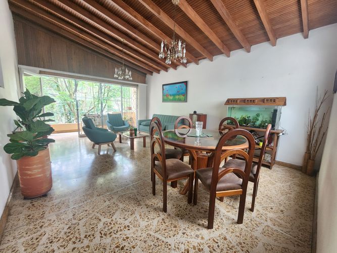 Casa de 4 alcobas en venta en El Velodromo, Medellín, 205 m² · foto 4 de 24