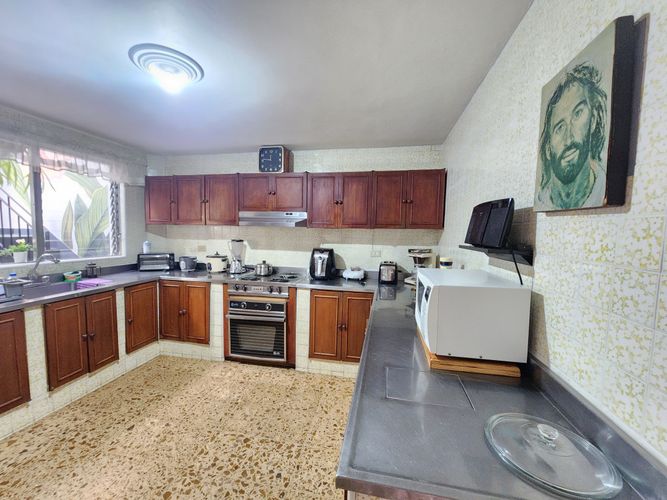Casa de 4 alcobas en venta en El Velodromo, Medellín, 205 m² · foto 10 de 24