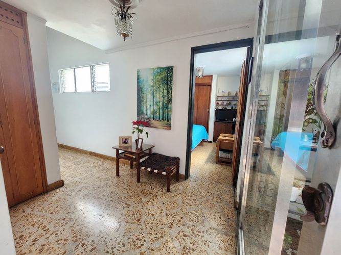 Casa de 4 alcobas en venta en El Velodromo, Medellín, 205 m² · foto 15 de 24