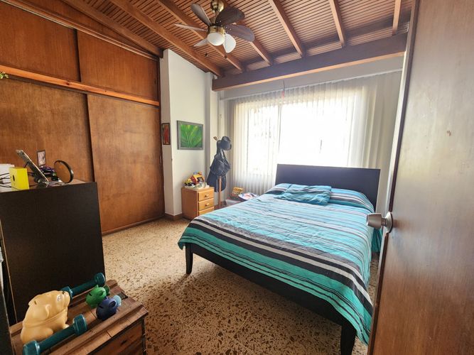 Casa de 4 alcobas en venta en El Velodromo, Medellín, 205 m² · foto 18 de 24
