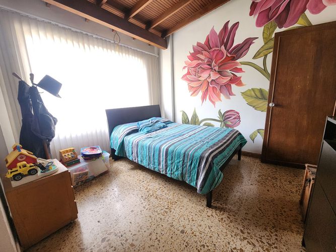 Casa de 4 alcobas en venta en El Velodromo, Medellín, 205 m² · foto 19 de 24