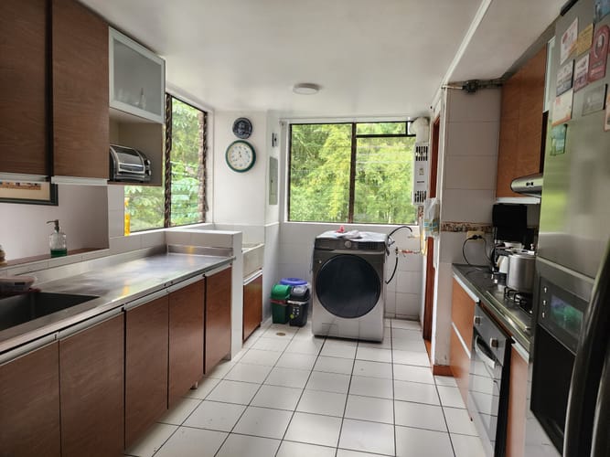 Apartamento de 3 alcobas en venta en El Poblado, Medellín, 278 m² · foto 2 de 24