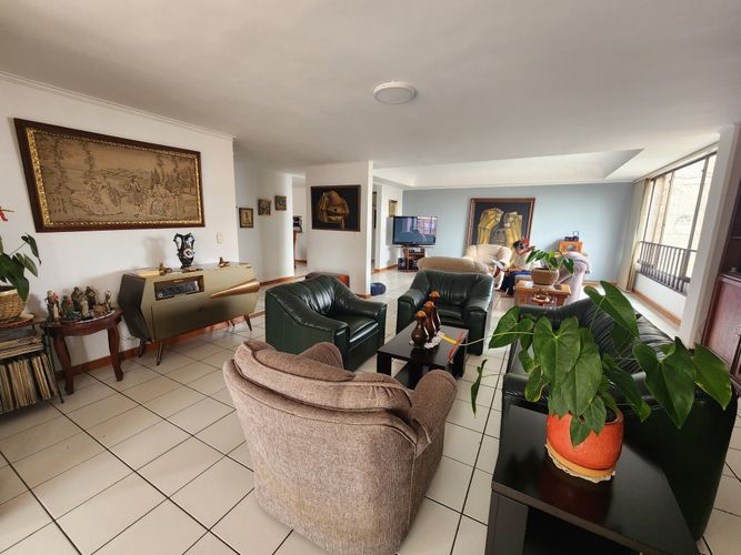 Apartamento de 3 alcobas en venta en El Poblado, Medellín, 278 m² · foto 8 de 24