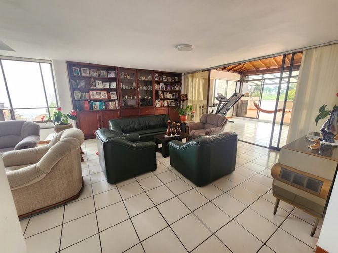Apartamento de 3 alcobas en venta en El Poblado, Medellín, 278 m² · foto 9 de 24