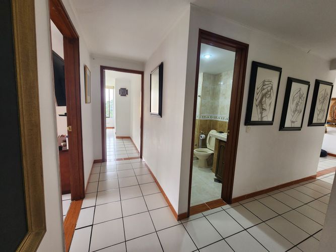 Apartamento de 3 alcobas en venta en El Poblado, Medellín, 278 m² · foto 23 de 24