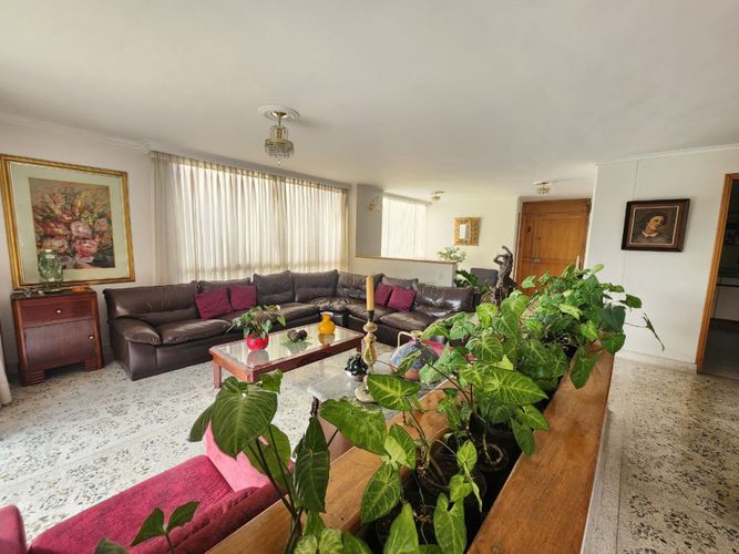 Apartamento de 4 alcobas en venta en Belén, Medellín, 253 m² · foto 4 de 24