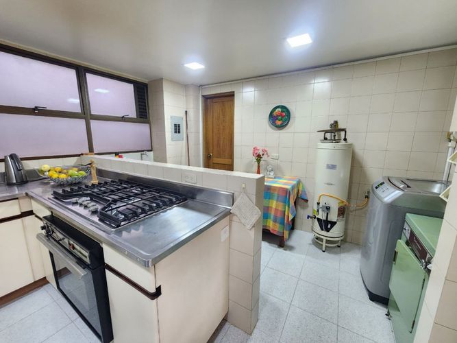 Apartamento de 4 alcobas en venta en Belén, Medellín, 253 m² · foto 11 de 24
