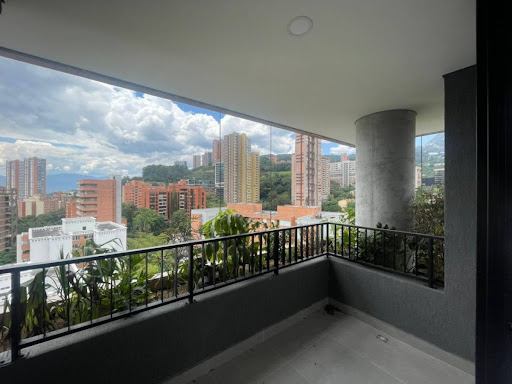 Apartamento en arriendo en Castropol, Medellín · foto 2 de 15