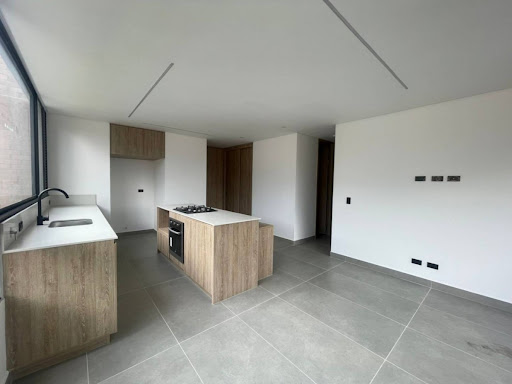 Apartamento en arriendo en Castropol, Medellín · foto 3 de 15