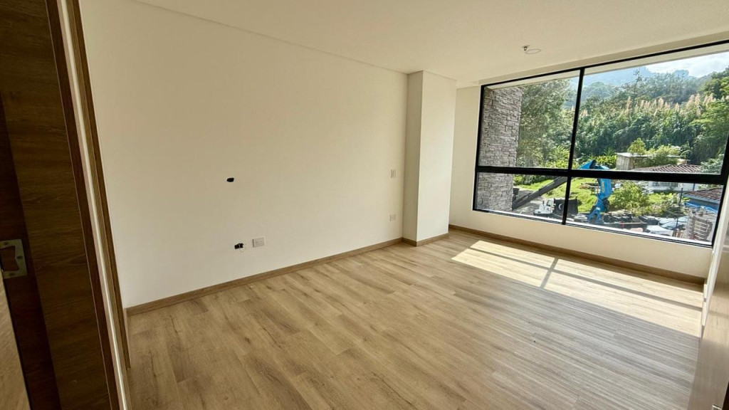 Apartamento en venta en Loma Del Escobero, Envigado · foto 9 de 19