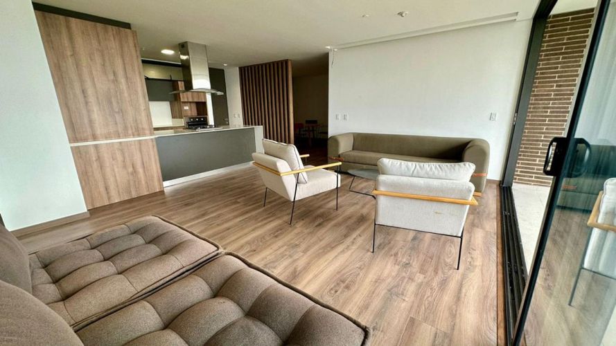 Apartamento en venta en El Poblado, Medellín · foto 3 de 14