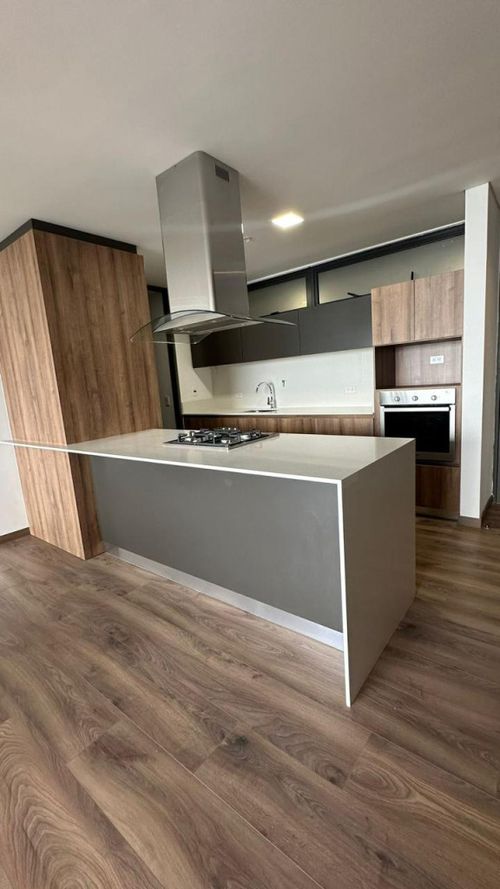 Apartamento en venta en El Poblado, Medellín · foto 5 de 14