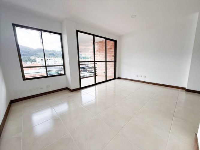 Apartamento de 3 alcobas en venta en La Ceja, 72 m² · foto 3 de 16