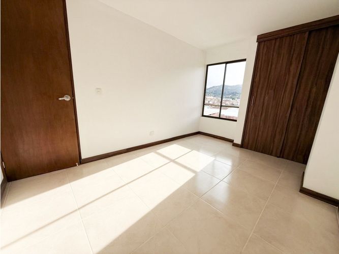 Apartamento de 3 alcobas en venta en La Ceja, 72 m² · foto 5 de 16