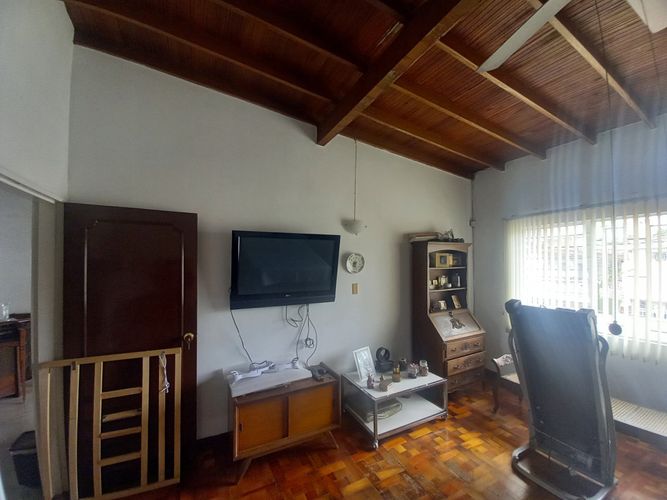 Casa de 5 alcobas en venta en Los Colores, Medellín, 379 m² · foto 4 de 20