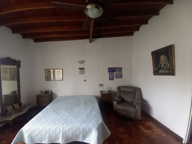 Casa de 5 alcobas en venta en Los Colores, Medellín, 379 m² · foto 6 de 20