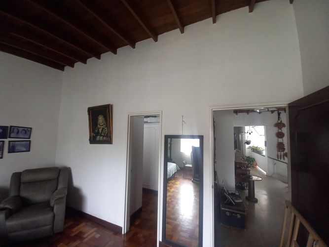 Casa de 5 alcobas en venta en Los Colores, Medellín, 379 m² · foto 7 de 20