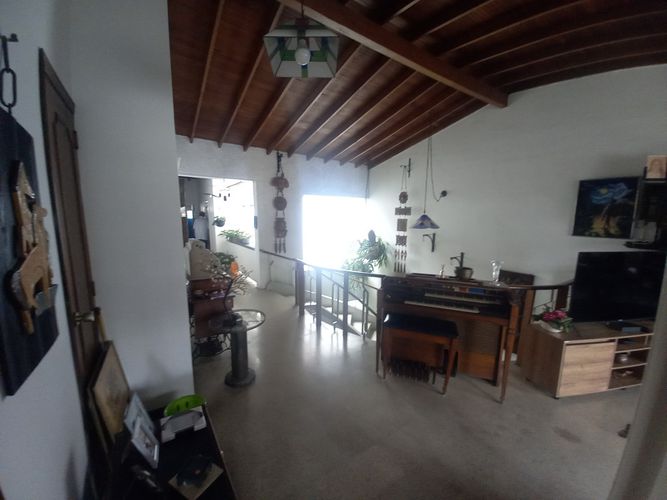 Casa de 5 alcobas en venta en Los Colores, Medellín, 379 m² · foto 12 de 20