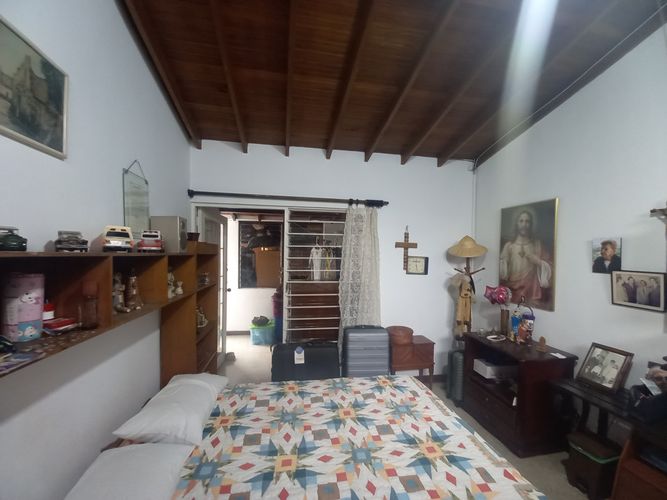 Casa de 5 alcobas en venta en Los Colores, Medellín, 379 m² · foto 17 de 20