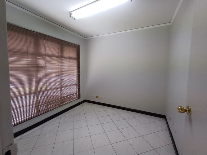 Oficina en venta en Laureles, Medellín, 146 m² · foto 2 de 24