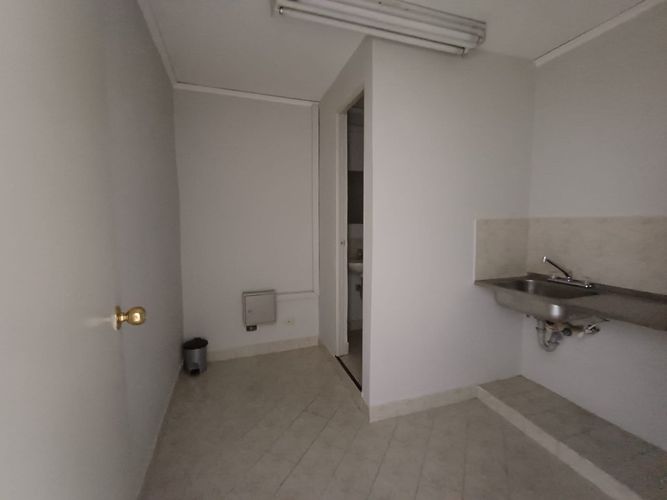 Oficina en venta en Laureles, Medellín, 146 m² · foto 3 de 24