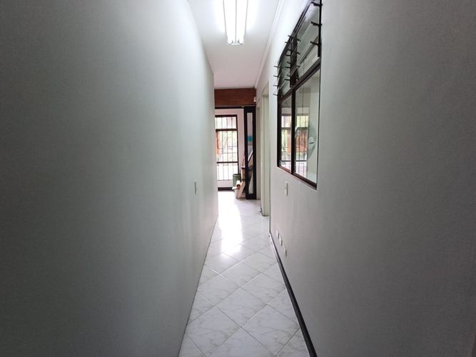 Oficina en venta en Laureles, Medellín, 146 m² · foto 5 de 24